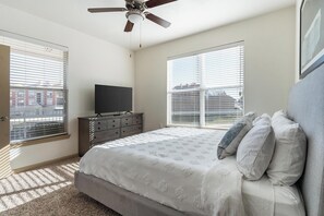 1 bedroom, desk, iron/ironing board, WiFi