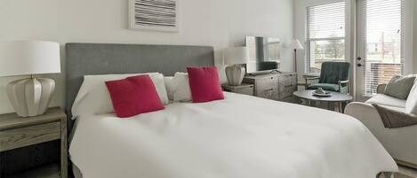 Desk, iron/ironing board, WiFi, bed sheets