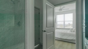 1 bedroom, desk, iron/ironing board, WiFi
