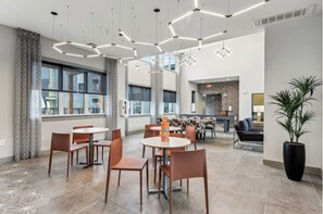 Dining - Landing | Stylish 1BD, Pool, Gym (Seguin)