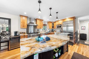 House (3 Bedrooms) | Interior - Secluded Incline Village Stay w/ Deck Near Diamond Peak & Lake Cloud 9 and 1/2 by Avantstay (Incline Village)