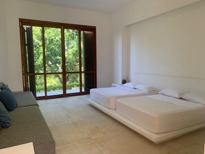 4 bedrooms, desk, iron/ironing board, free WiFi