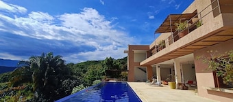 Amazing villa with the best view in the region