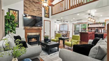 House (5 Bedrooms) | Front of property