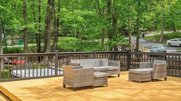 House (5 Bedrooms) | Interior