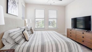 2 habitaciones, escritorio, tabla de planchar con plancha y wifi 