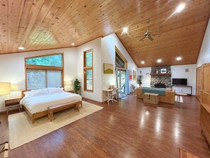 5 bedrooms, desk, iron/ironing board, free WiFi