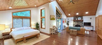 Spacious Mt. Hood Cabin - Hot Tub, Fireplace, EV Charger, Near Trails & Slopes