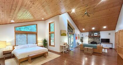 Spacious Mt. Hood Cabin - Hot Tub, Fireplace, EV Charger, Near Trails & Slopes