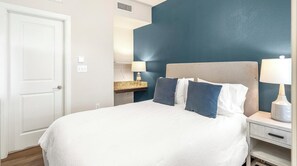 1 bedroom, desk, iron/ironing board, WiFi - Landing | Spectacular 1BD, Yoga Studio, Clubhouse (New Braunfels)