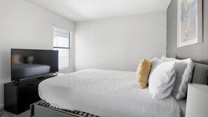 2 bedrooms, desk, iron/ironing board, WiFi