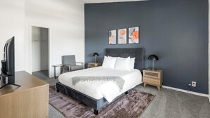 2 Schlafzimmer, Schreibtisch, Bügeleisen/Bügelbrett, WLAN