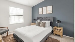 1 quarto, escrivaninha, ferros/tábuas de passar roupa, Wi-Fi