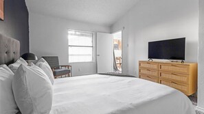 2 bedrooms, desk, iron/ironing board, WiFi