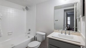 Bathroom - Landing | Modern 1BD, Gym, Pool (Austin)