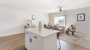 Interior - Landing | Stunning 1BD, Pool, Rooftop Lounge (Henderson)