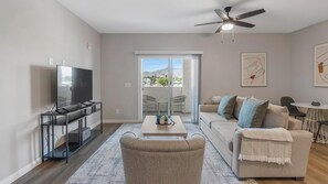 Smart TV - Landing | Modern 1BD, Rooftop Lounge, Pool (Henderson)