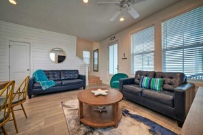 House (6 Bedrooms) | Interior - 2 Homes in Old Town by Avantstay Sleeps 19, Pool, Newly Built Walk to Eats, Music, & More (Port Aransas)