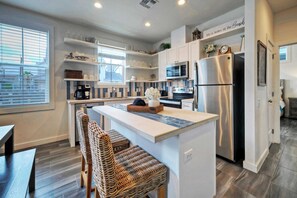 House (6 Bedrooms) | Interior