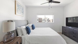 2 bedrooms, desk, iron/ironing board, WiFi