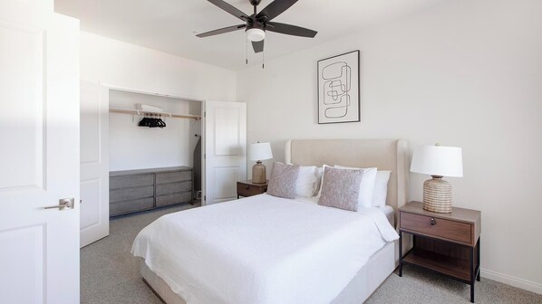 2 bedrooms, desk, iron/ironing board, WiFi