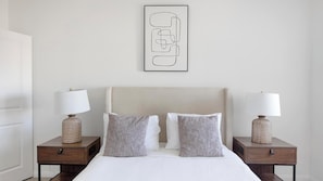 2 bedrooms, desk, iron/ironing board, WiFi - Landing | Incredible 2BD, Rooftop Lounge, Pool (Henderson)