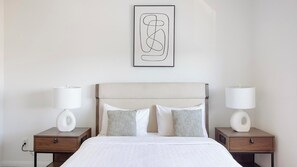 2 bedrooms, desk, iron/ironing board, WiFi