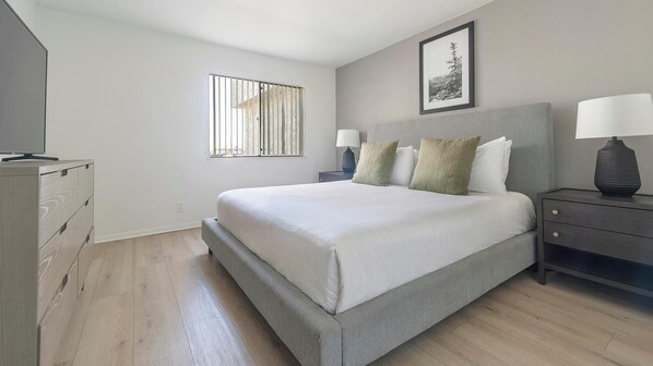 1 bedroom, desk, iron/ironing board, WiFi