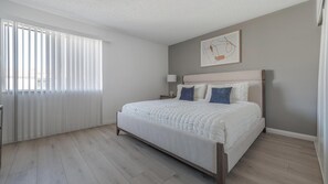 2 bedrooms, desk, iron/ironing board, WiFi