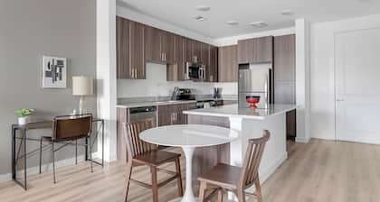 Landing | Stunning 1BD, Gym, Clubhouse