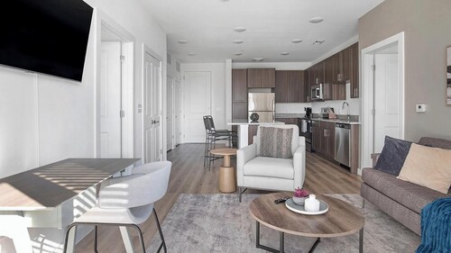 Landing | Beautiful 2BD, Gym, Clubhouse