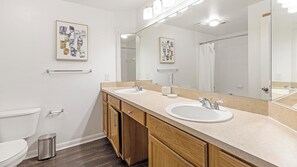 Bathroom - Landing at The Henderson - 1 Bedroom in Downtow... (Fort Worth)