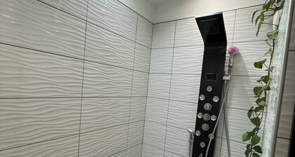 Superb 21 person house with spa, swimming pool, billiards, darts and table tennis.