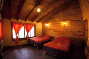 5 bedrooms - Stunning Luxury Cabin! (Mazamitla)