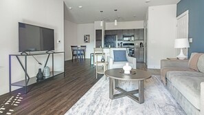 Smart TV - Landing | Beautiful 1BD, Clubhouse, Pool (San Antonio)
