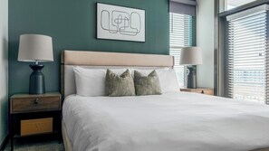 1 bedroom, desk, iron/ironing board, WiFi - Landing | Stunning 1BD, Clubhouse, Gym (Kyle)