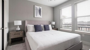 1 bedroom, desk, iron/ironing board, WiFi - Landing | Amazing 1BD, Pool, Clubhouse (Conroe)
