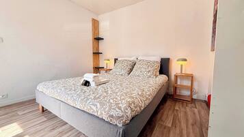 3 slaapkamers, een strijkplank/strijkijzer, wifi, beddengoed