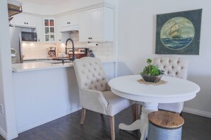 Dining - Lakefront Haven | Mtn View Condo Steps from Beach (Harrison Hot Springs)