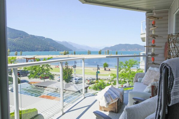 Property grounds - Lakefront Haven | Mtn View Condo Steps from Beach (Harrison Hot Springs)