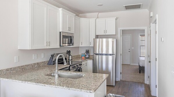 Refrigerador y comedor 