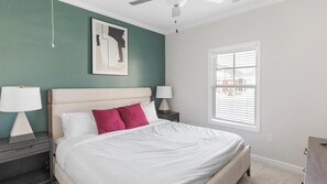 2 habitaciones, escritorio, tabla de planchar con plancha y wifi 