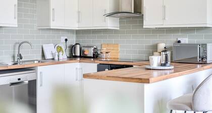 Beautiful apartment in Claygate Village