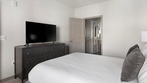 2 bedrooms, desk, iron/ironing board, WiFi