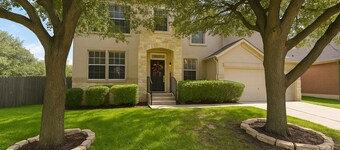Amazing 6-bedroom house with AC in San Antonio