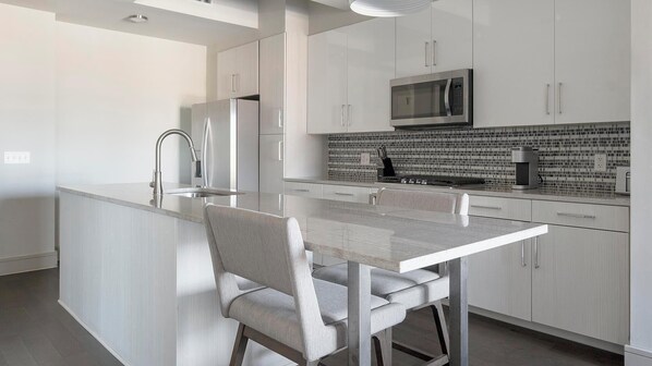 Fridge, dining tables - Landing | Incredible 1BD, Gym, Pool (Houston)