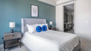 2 bedrooms, desk, iron/ironing board, WiFi