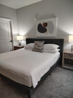 2 bedrooms, desk, iron/ironing board, WiFi