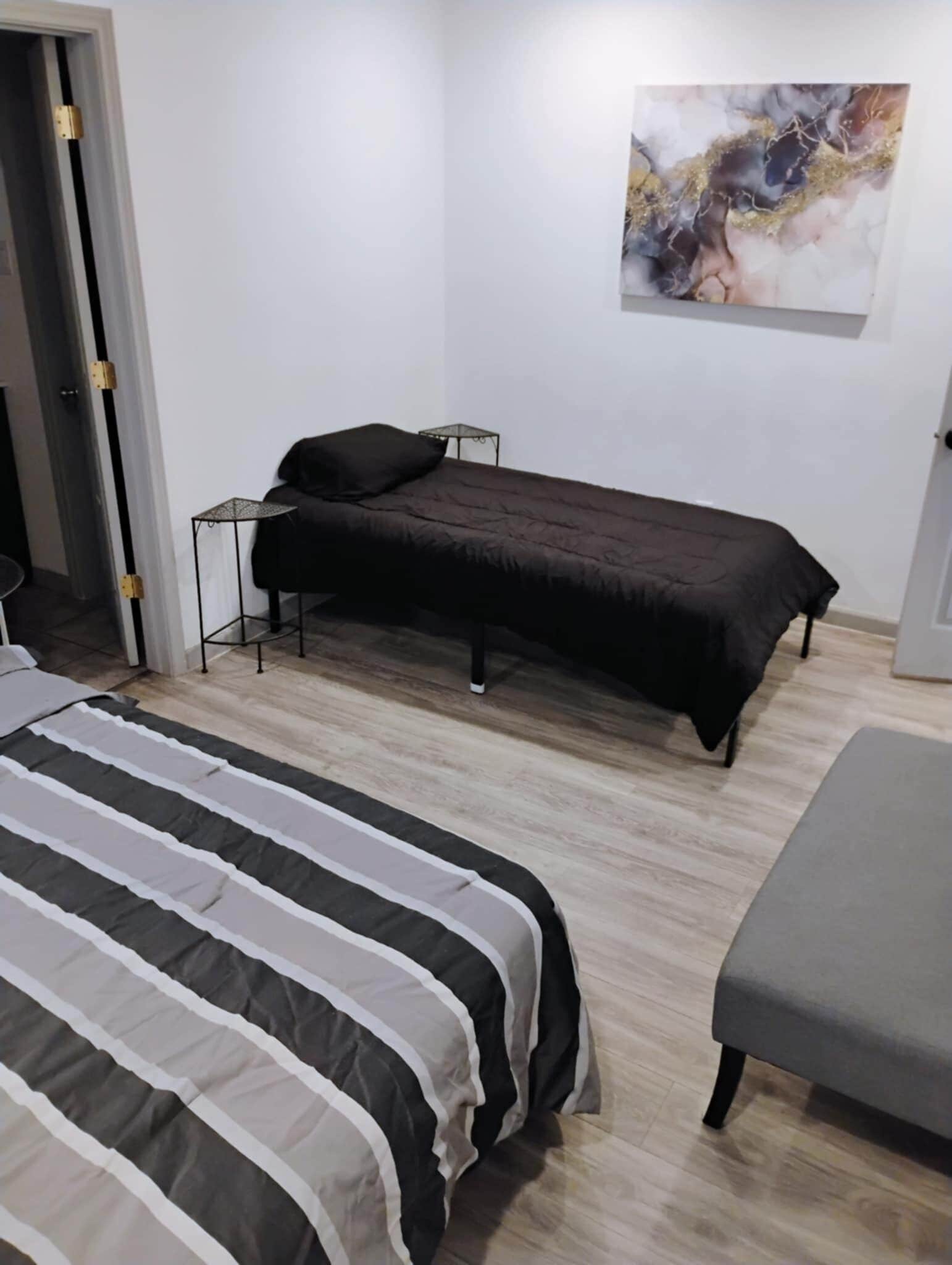 2 soverom, strykejern/-brett, wi-fi (inkludert) og sengetøy