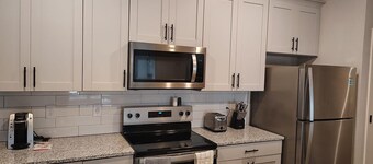 Landing | Beautiful 2BD, Pool, Gym